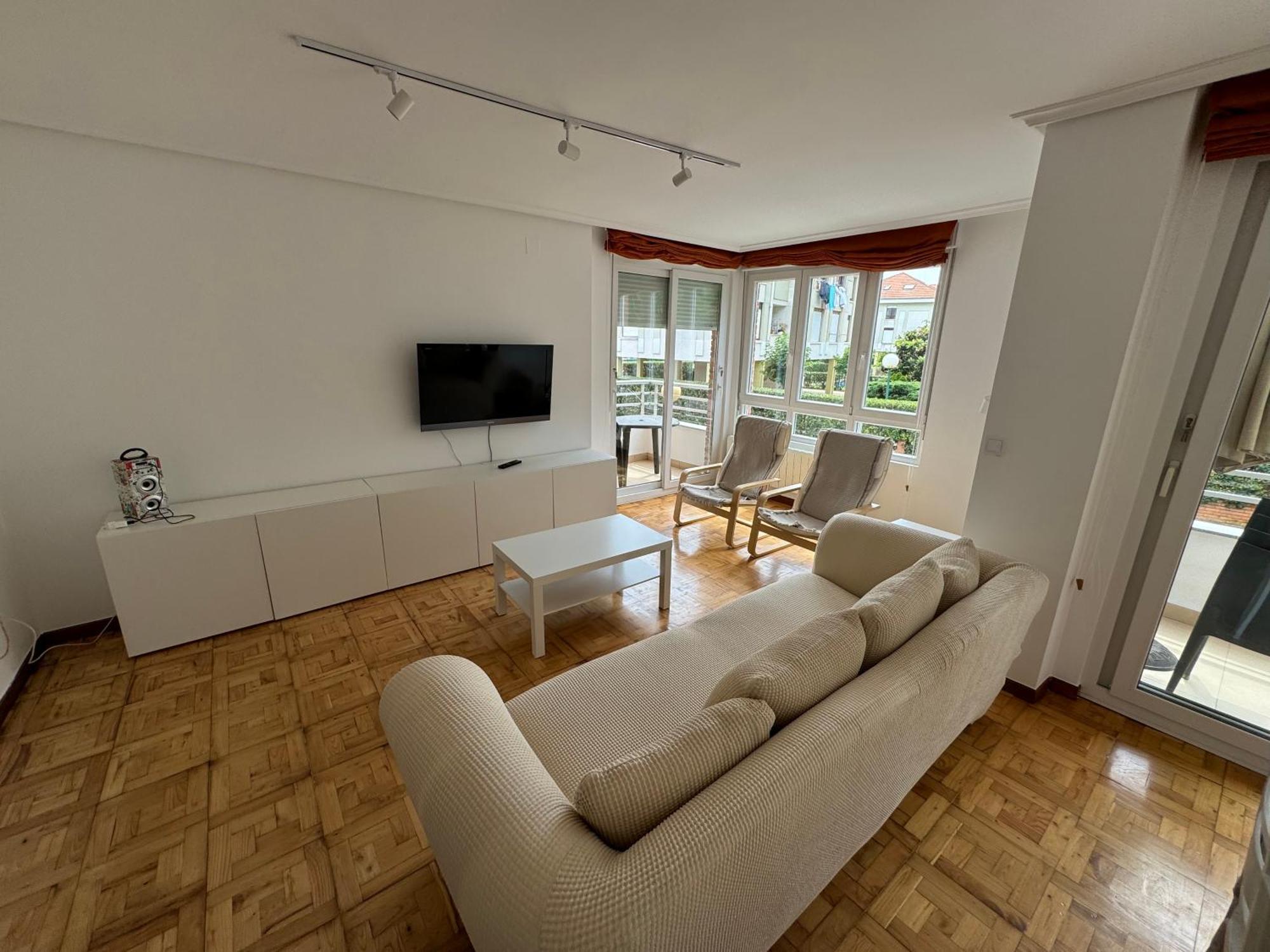 Apartment 2 Minutos De La Playa Con Piscina Y Garaje Suances
