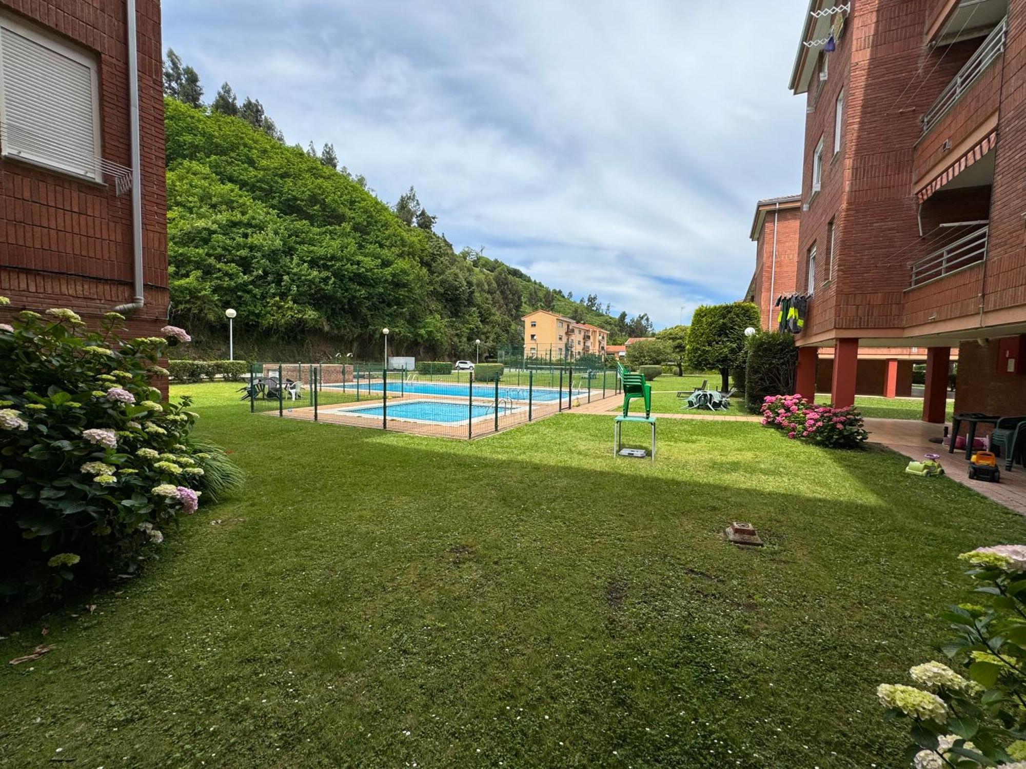 Apartament 2 Minutos De La Playa Con Piscina Y Garaje Suances